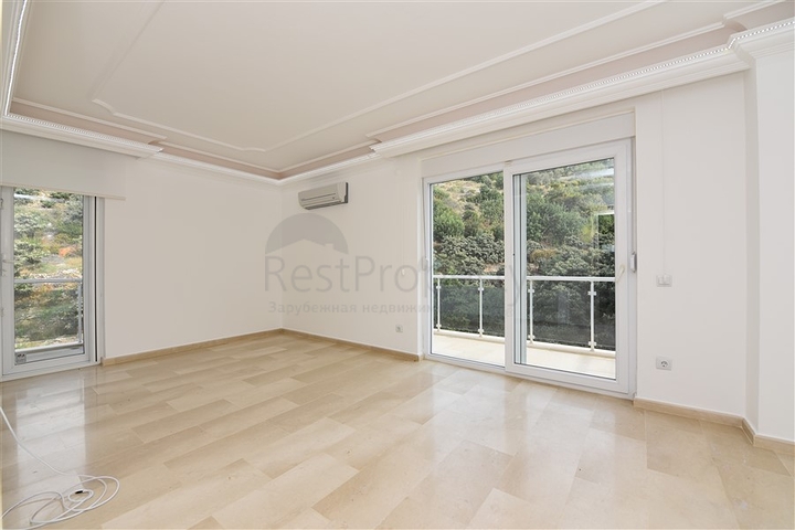 Luxury villa overlooking the Mediterranean Sea Luxury villa overlooking the Mediterranean Sea