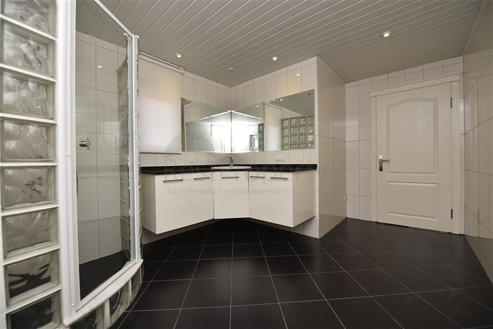 Luxury villa overlooking the Mediterranean Sea Luxury villa overlooking the Mediterranean Sea