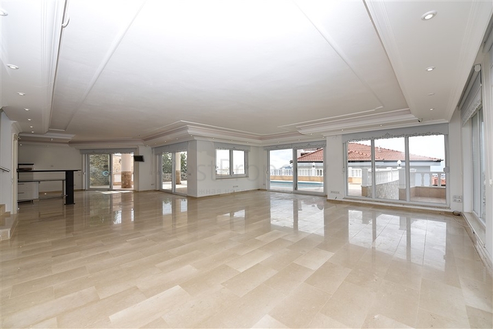 Luxury villa overlooking the Mediterranean Sea Luxury villa overlooking the Mediterranean Sea