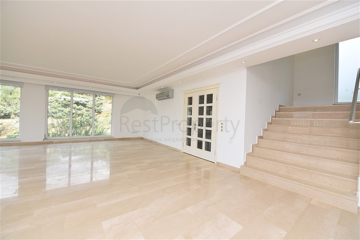 Luxury villa overlooking the Mediterranean Sea Luxury villa overlooking the Mediterranean Sea