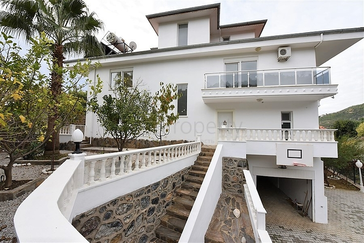 Luxury villa overlooking the Mediterranean Sea Luxury villa overlooking the Mediterranean Sea