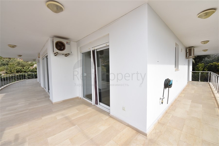 Luxury villa overlooking the Mediterranean Sea Luxury villa overlooking the Mediterranean Sea