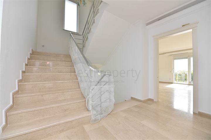 Luxury villa overlooking the Mediterranean Sea Luxury villa overlooking the Mediterranean Sea