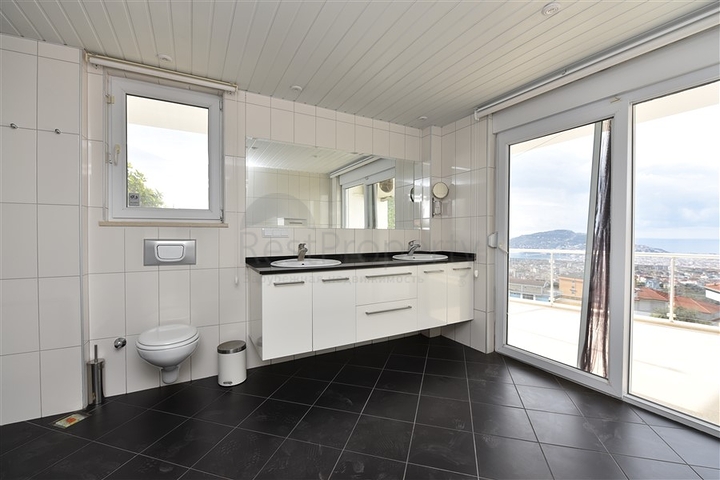 Luxury villa overlooking the Mediterranean Sea Luxury villa overlooking the Mediterranean Sea