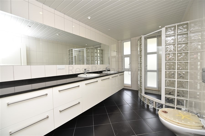 Luxury villa overlooking the Mediterranean Sea Luxury villa overlooking the Mediterranean Sea