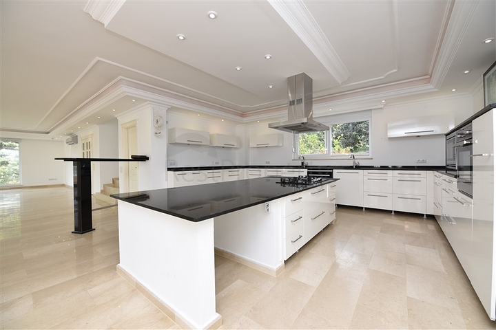 Luxury villa overlooking the Mediterranean Sea Luxury villa overlooking the Mediterranean Sea