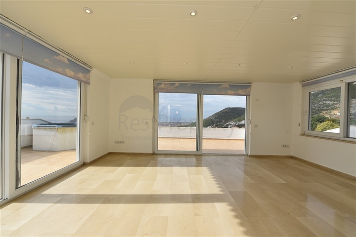 Luxury villa overlooking the Mediterranean Sea Luxury villa overlooking the Mediterranean Sea