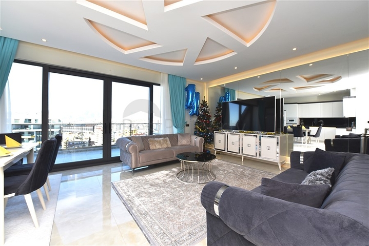 2+1 penthouse on the first coastline in the Mahmutlar area