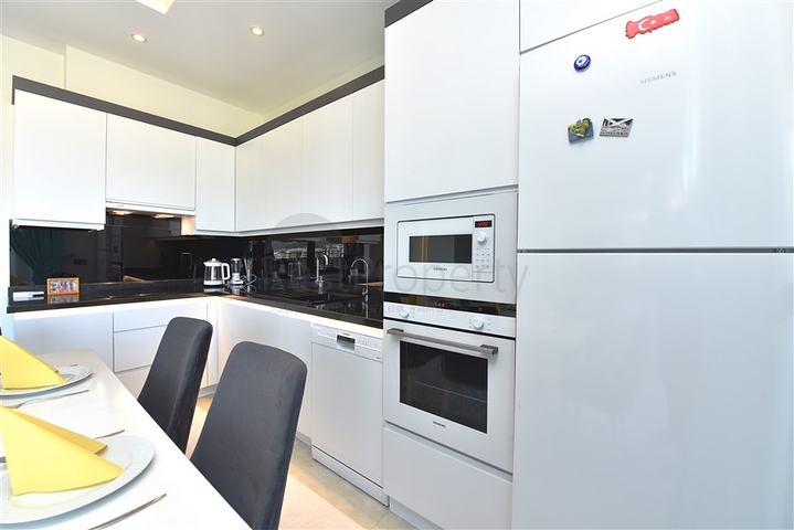 2+1 penthouse on the first coastline in the Mahmutlar area