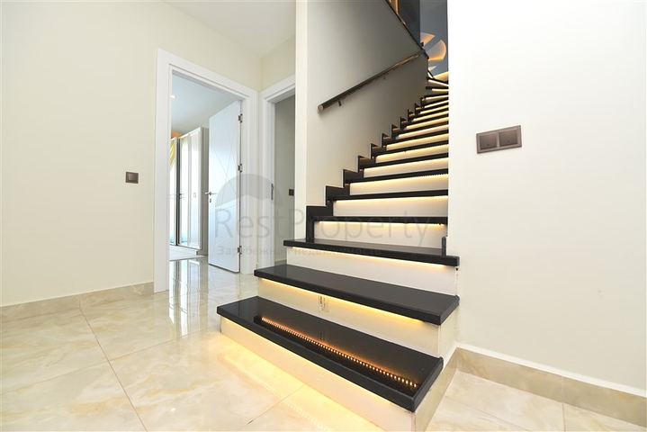 2+1 penthouse on the first coastline in the Mahmutlar area