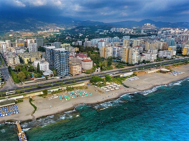 2+1 penthouse on the first coastline in the Mahmutlar area
