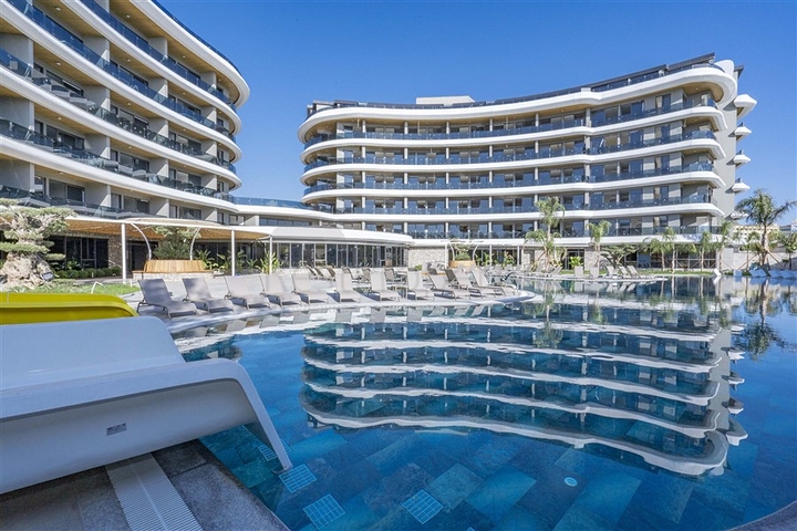 Furnished two-bedroom apartment on the first coastline