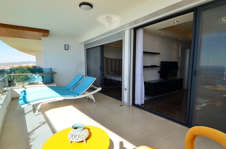 3+2 penthouse in a prestigious project in Konakli district