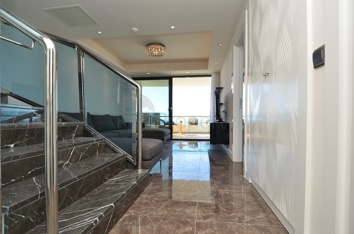 3+2 penthouse in a prestigious project in Konakli district