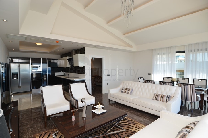 3+2 penthouse in a prestigious project in Konakli district