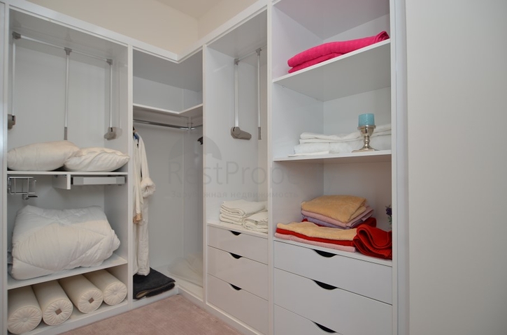 3+2 penthouse in a prestigious project in Konakli district