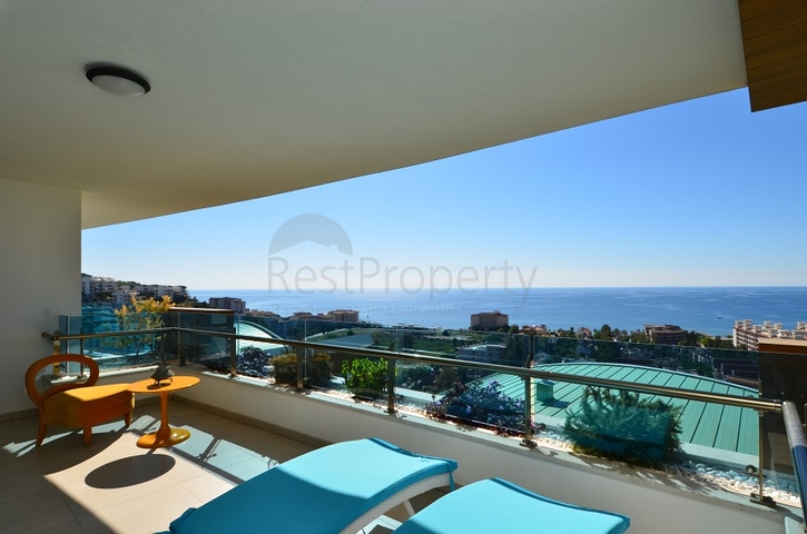 3+2 penthouse in a prestigious project in Konakli district