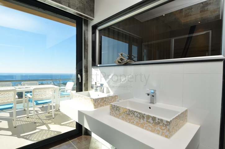 3+2 penthouse in a prestigious project in Konakli district