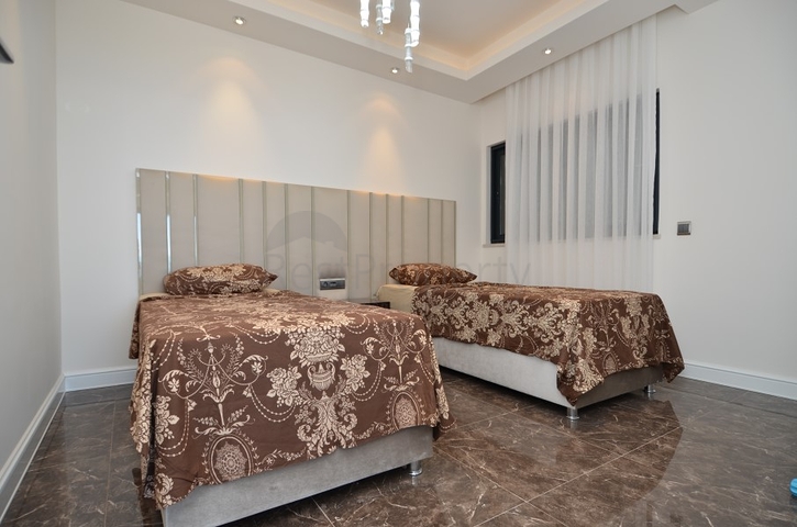 3+2 penthouse in a prestigious project in Konakli district