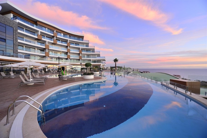 3+2 penthouse in a prestigious project in Konakli district