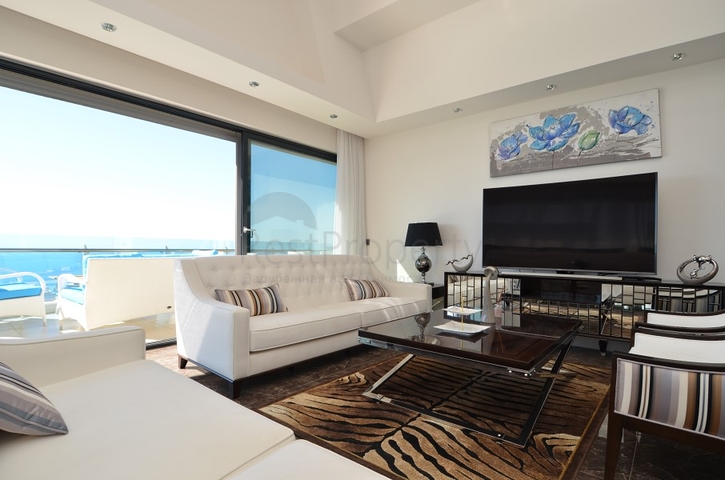 3+2 penthouse in a prestigious project in Konakli district