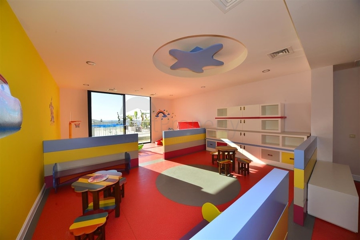 3+2 penthouse in a prestigious project in Konakli district