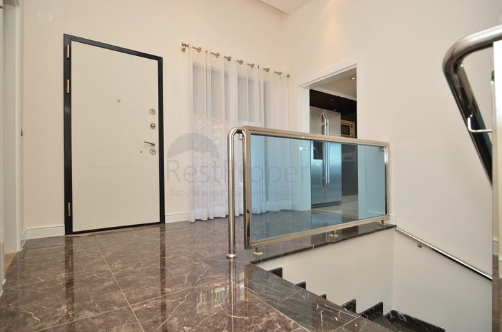 3+2 penthouse in a prestigious project in Konakli district