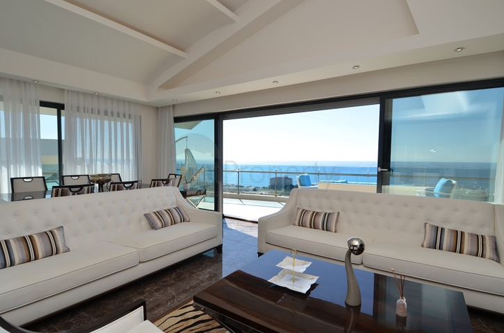 3+2 penthouse in a prestigious project in Konakli district