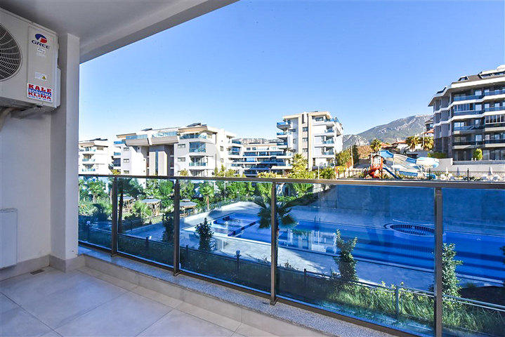 Ultra-modern 3+1 duplex with its own garden in a luxury complex