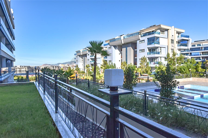 Ultra-modern 3+1 duplex with its own garden in a luxury complex