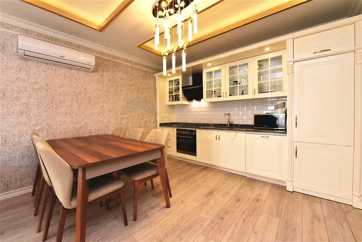 Two-bedroom apartment in a luxury complex in the center of Alanya