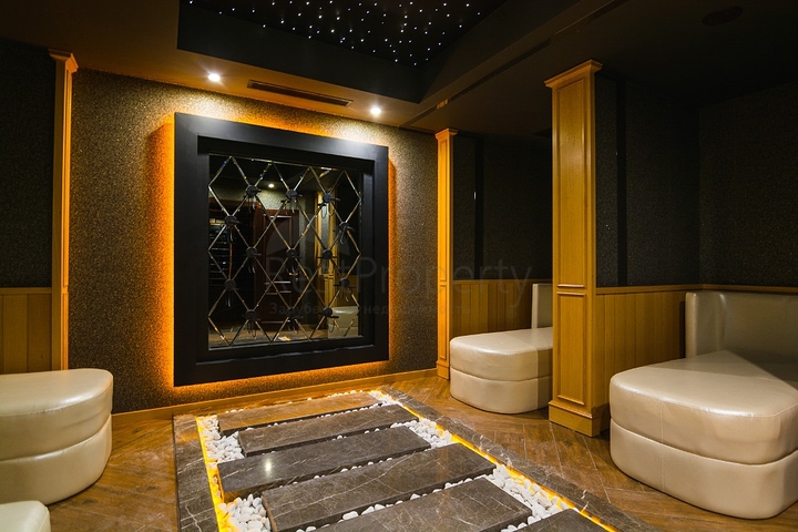 Two-bedroom apartment in a luxury complex in the center of Alanya