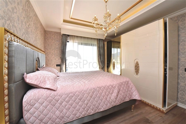 Two-bedroom apartment in a luxury complex in the center of Alanya