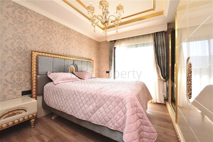 Two-bedroom apartment in a luxury complex in the center of Alanya