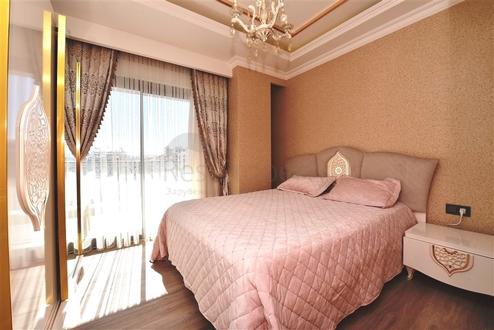 Two-bedroom apartment in a luxury complex in the center of Alanya