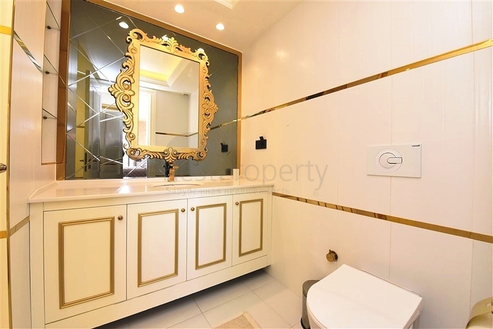 Two-bedroom apartment in a luxury complex in the center of Alanya