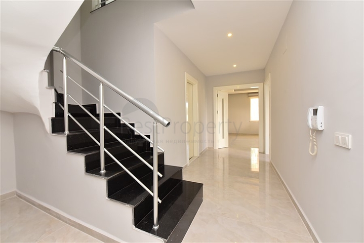 Garden duplex 6+2 100 meters from the sea