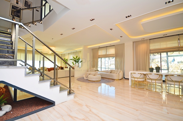 6+1 villa with private pool