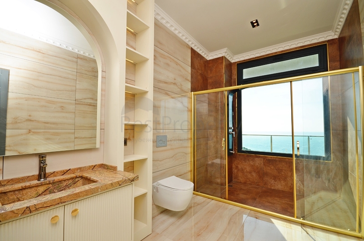 6+1 villa with private pool