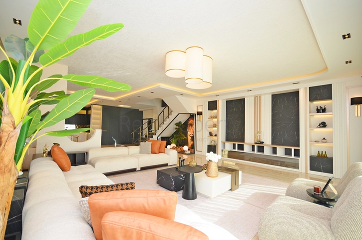 6+1 villa with private pool