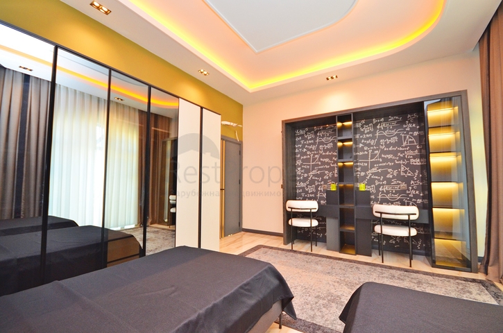 6+1 villa with private pool