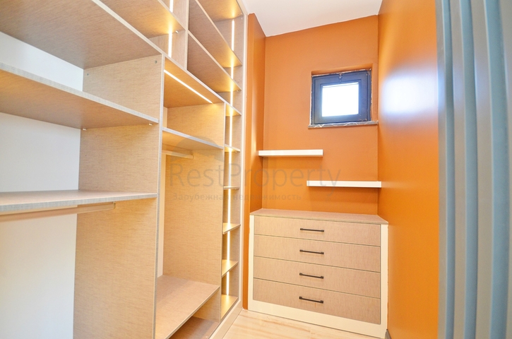 6+1 villa with private pool