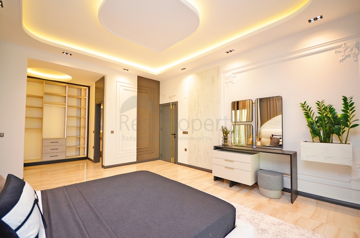 6+1 villa with private pool