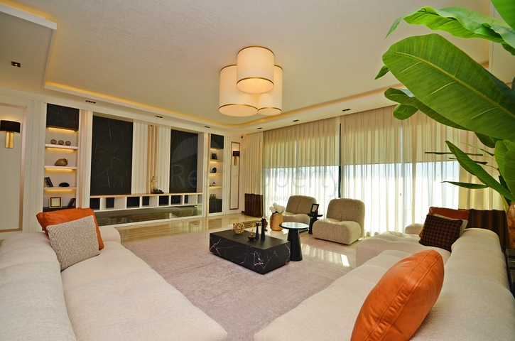 6+1 villa with private pool