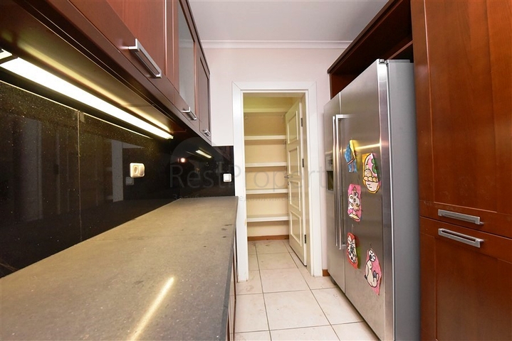 Urban-type villa 250 meters from the sea