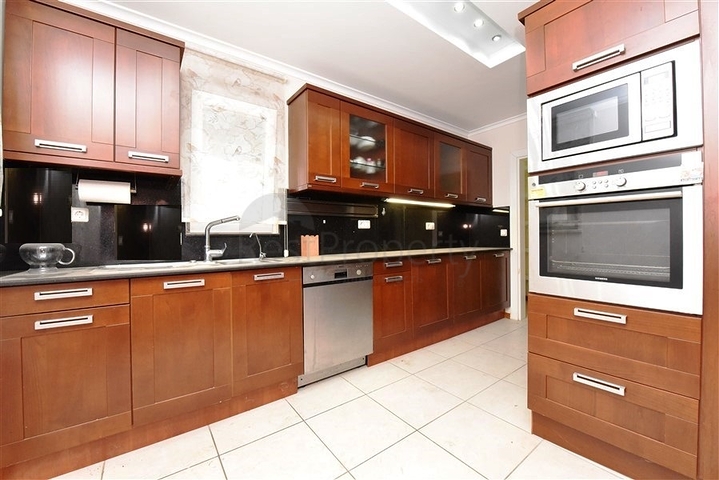 Urban-type villa 250 meters from the sea