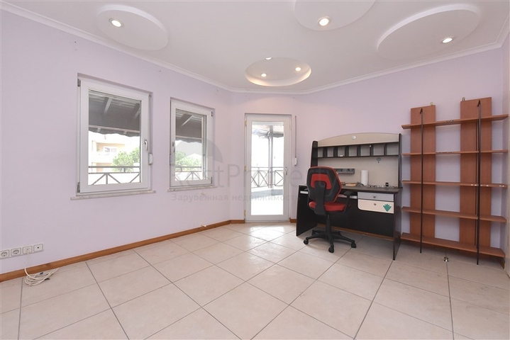 Urban-type villa 250 meters from the sea