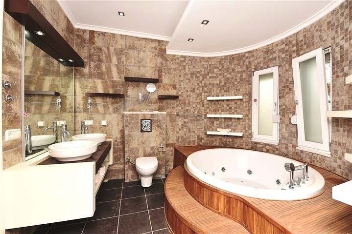 Urban-type villa 250 meters from the sea