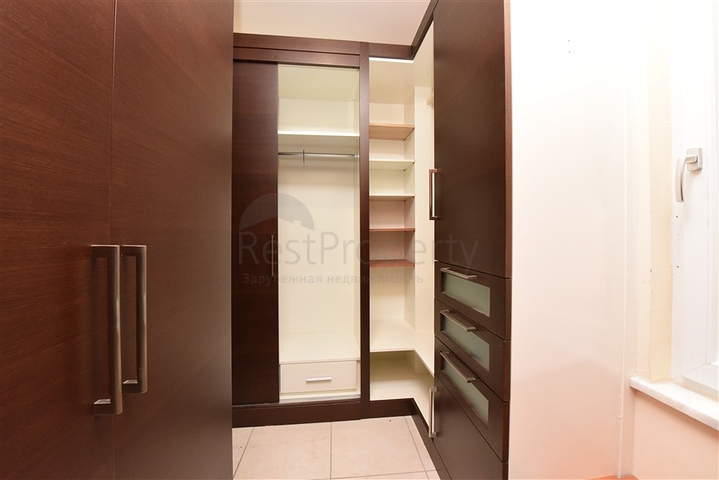 Urban-type villa 250 meters from the sea