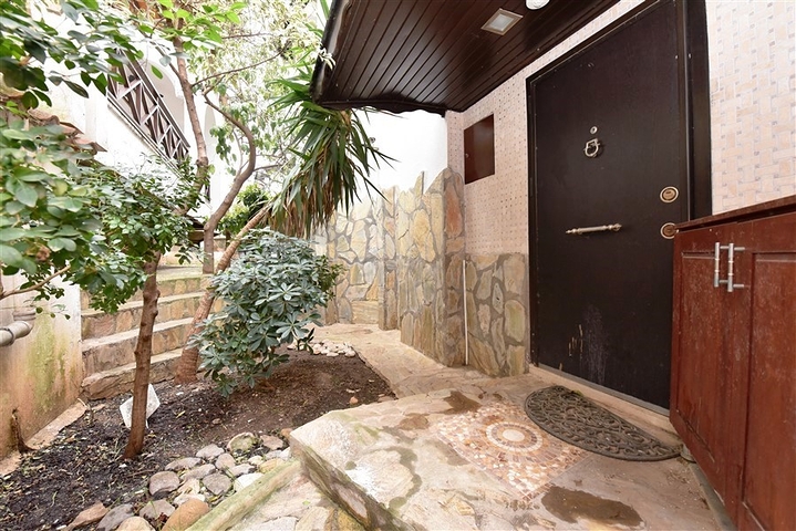 Urban-type villa 250 meters from the sea